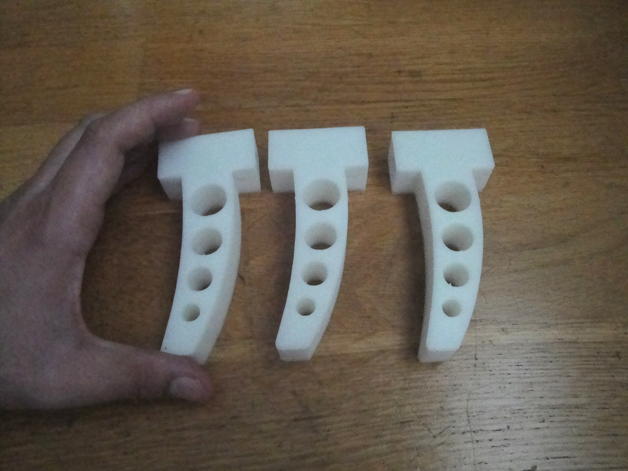 Las 3 patas que faltaban del cuadricóptero (click para ampliar)